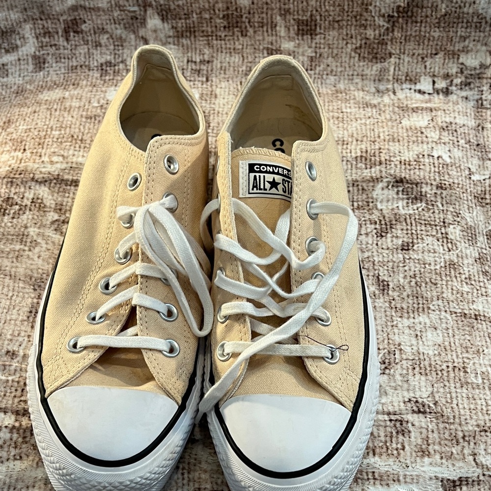 Converse Low Top Platform Sneakers - Cream with White Accents Women’s 9.5 - Picture 4 of 10